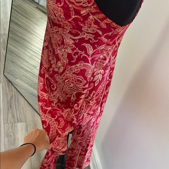 August Silk Red and Gold Paisley Top - Picture 5 of 10